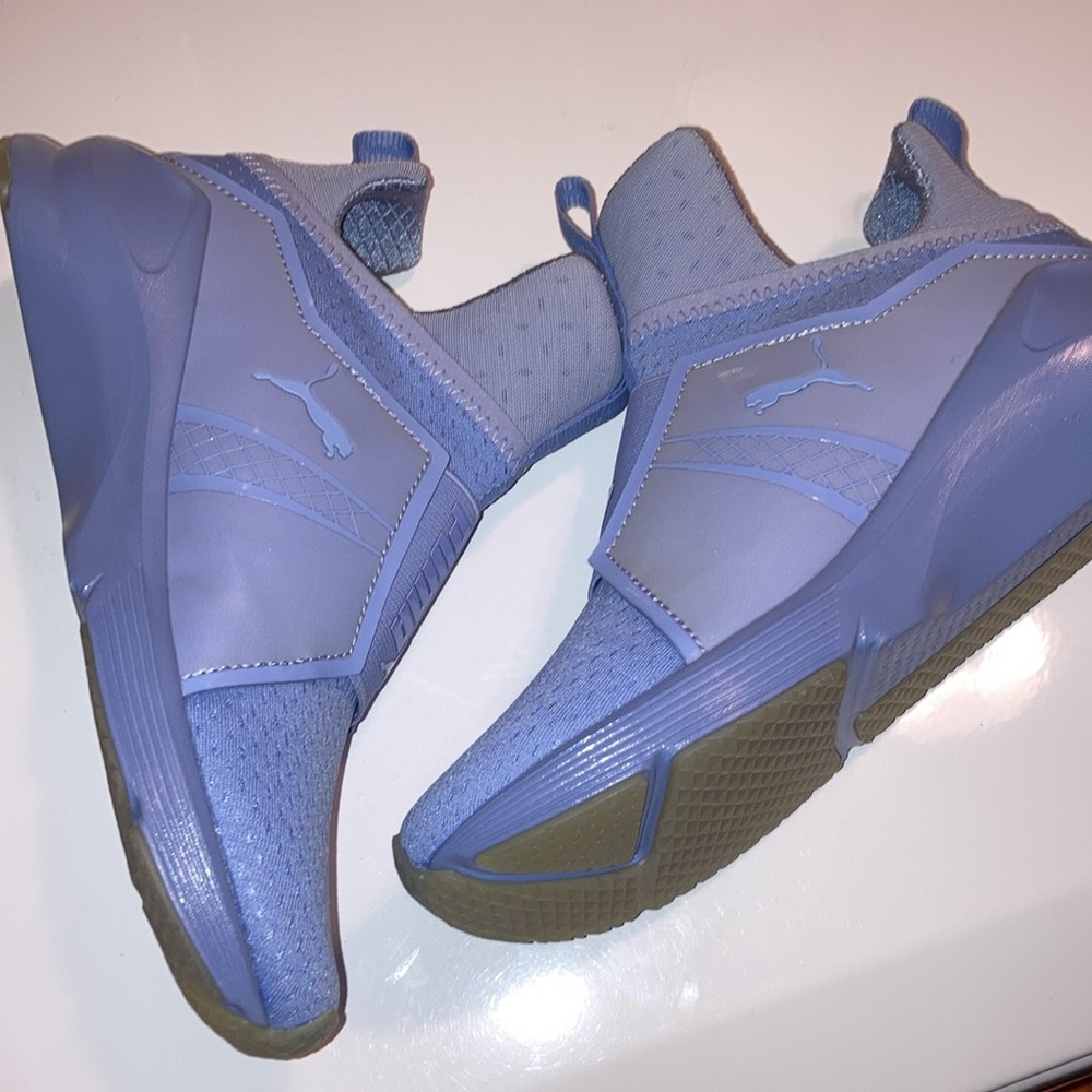 Puma - Picture 3 of 5